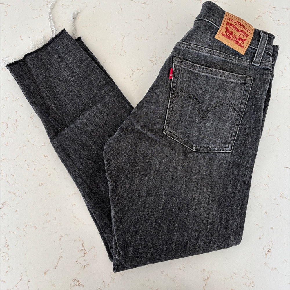 Levi's Wedgie Straight